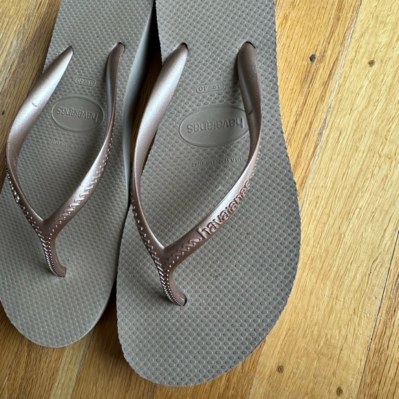 Havaianas Metallic Brown Sandals - Picture 2 of 3